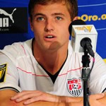 First openly gay player Robbie Rogers joins Galaxy